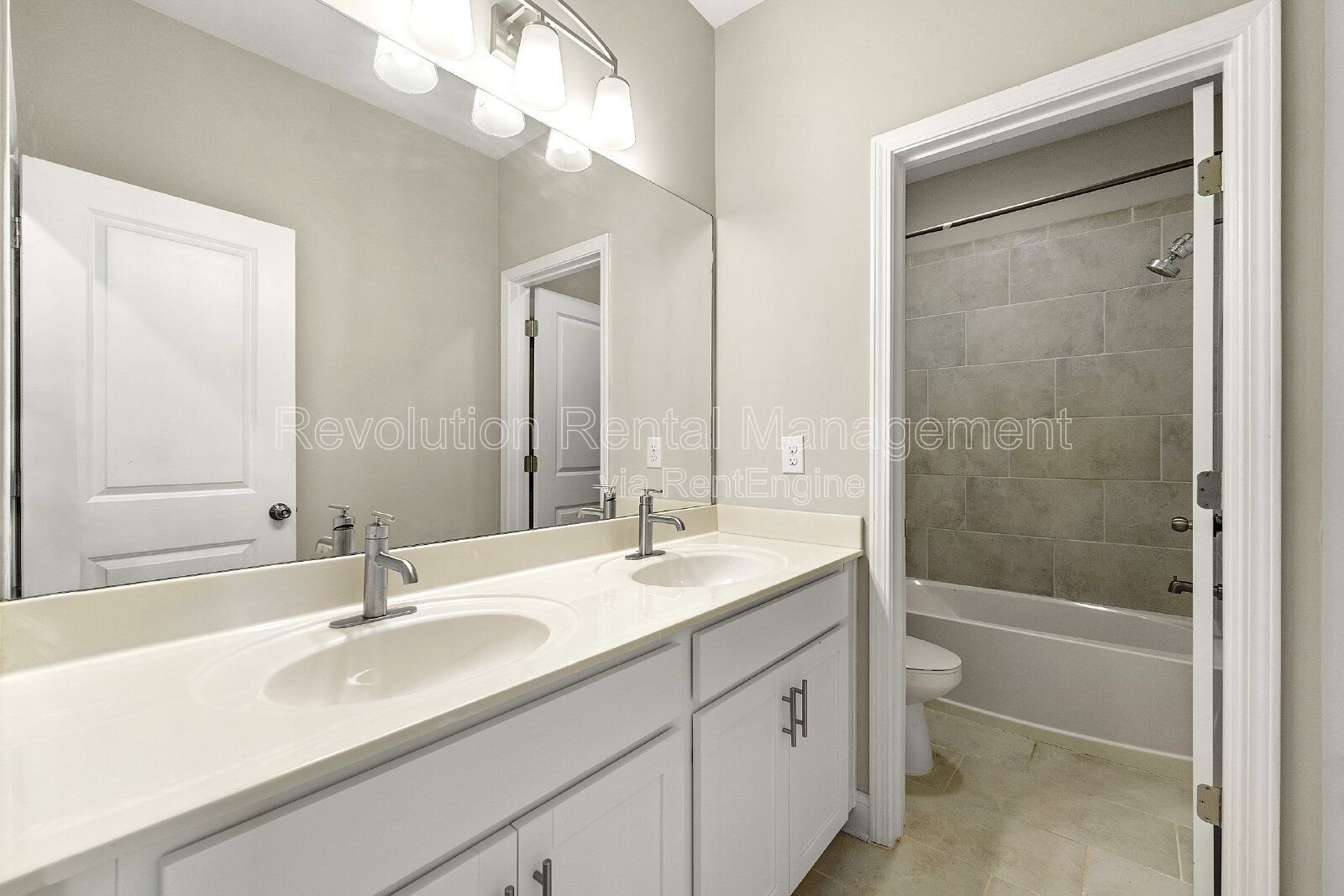 Stunning 2492 Sq Ft New Construction Home in Hedges Park - Built 2021 property image