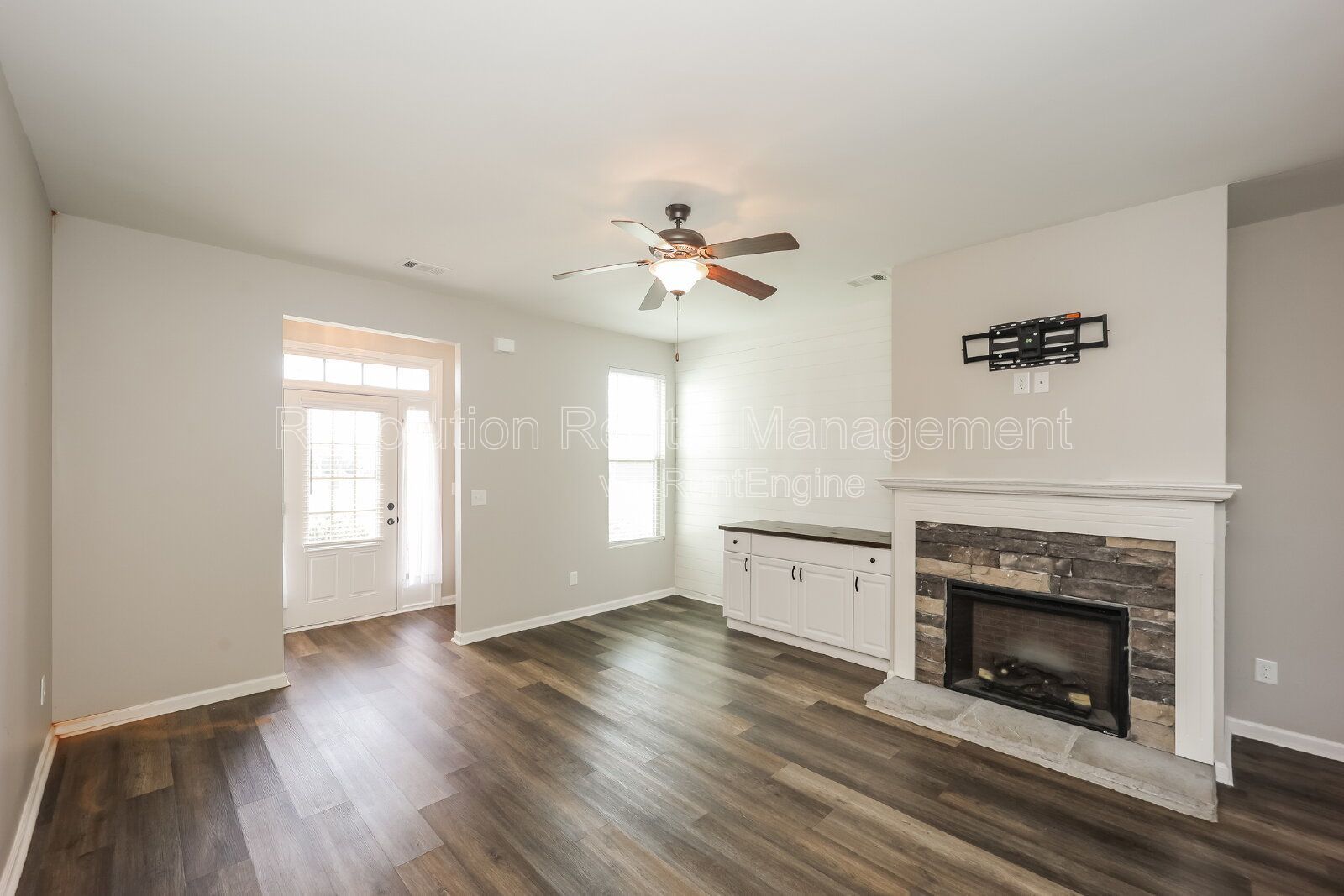 Two-Story Home with 2-Car Garage & Fireplace in Stonebriar property image