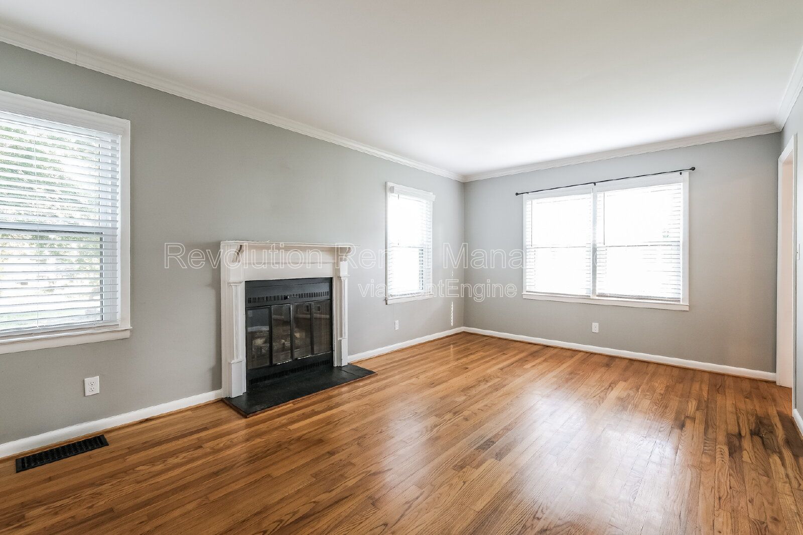 Spacious Two-Story Home in Northcrest with Neighborhood Amenities and Atlanta Access property image