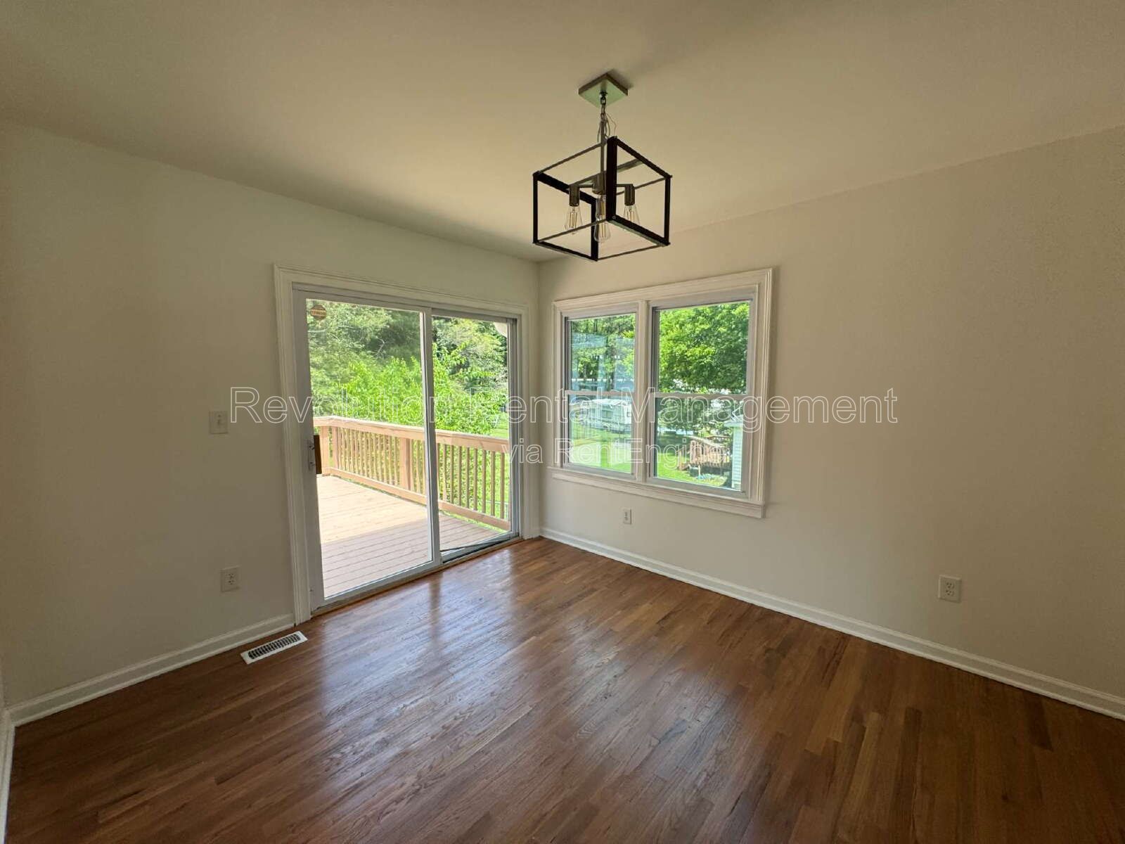 Spacious 2,700 Sq Ft Home with Finished Basement & Hardwood Floors in Austell, GA property image