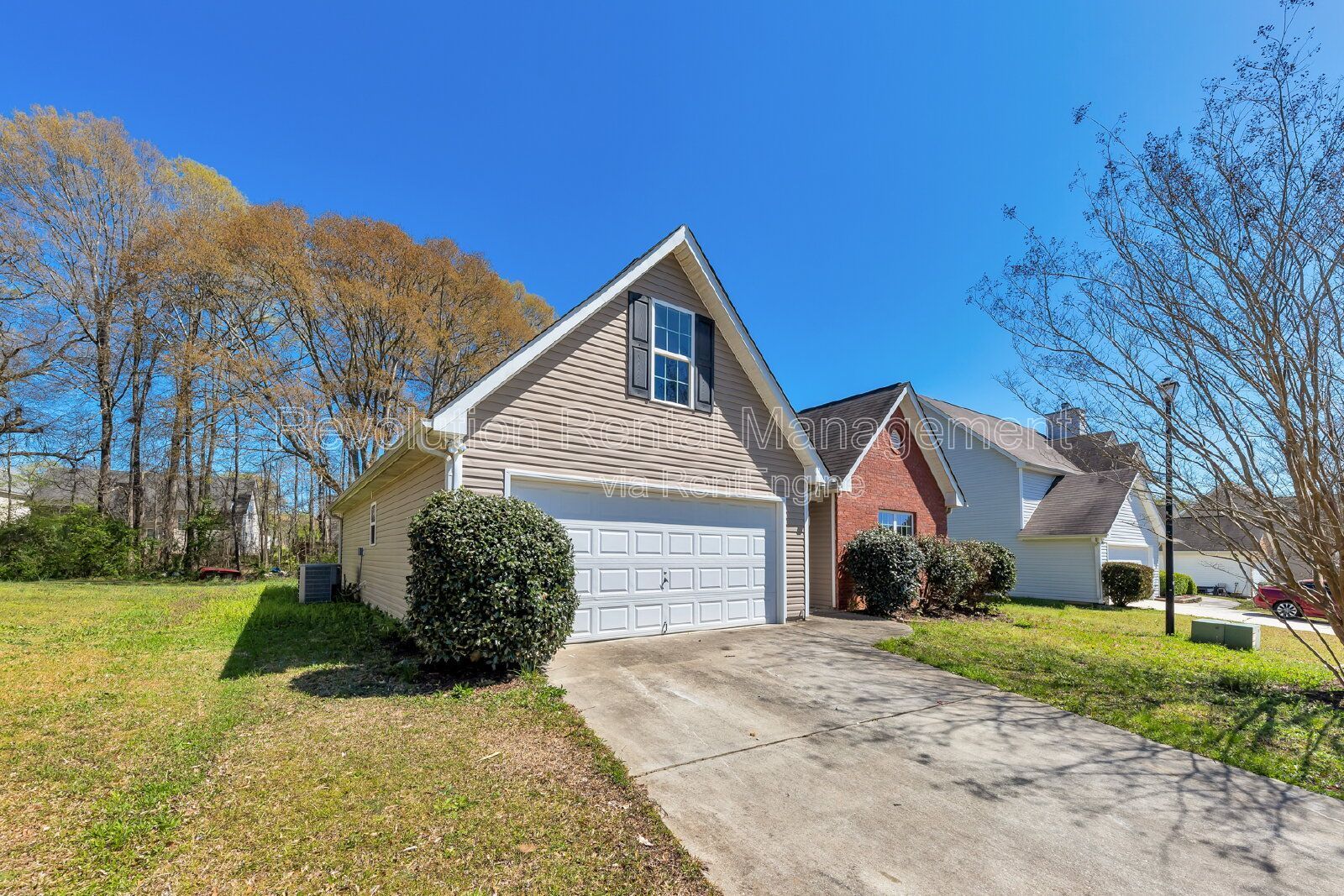 Two-Story 1,609 Sq Ft Home with Hardwood Floors & Fireplace in Vineyard Ridge — Griffin, GA property image