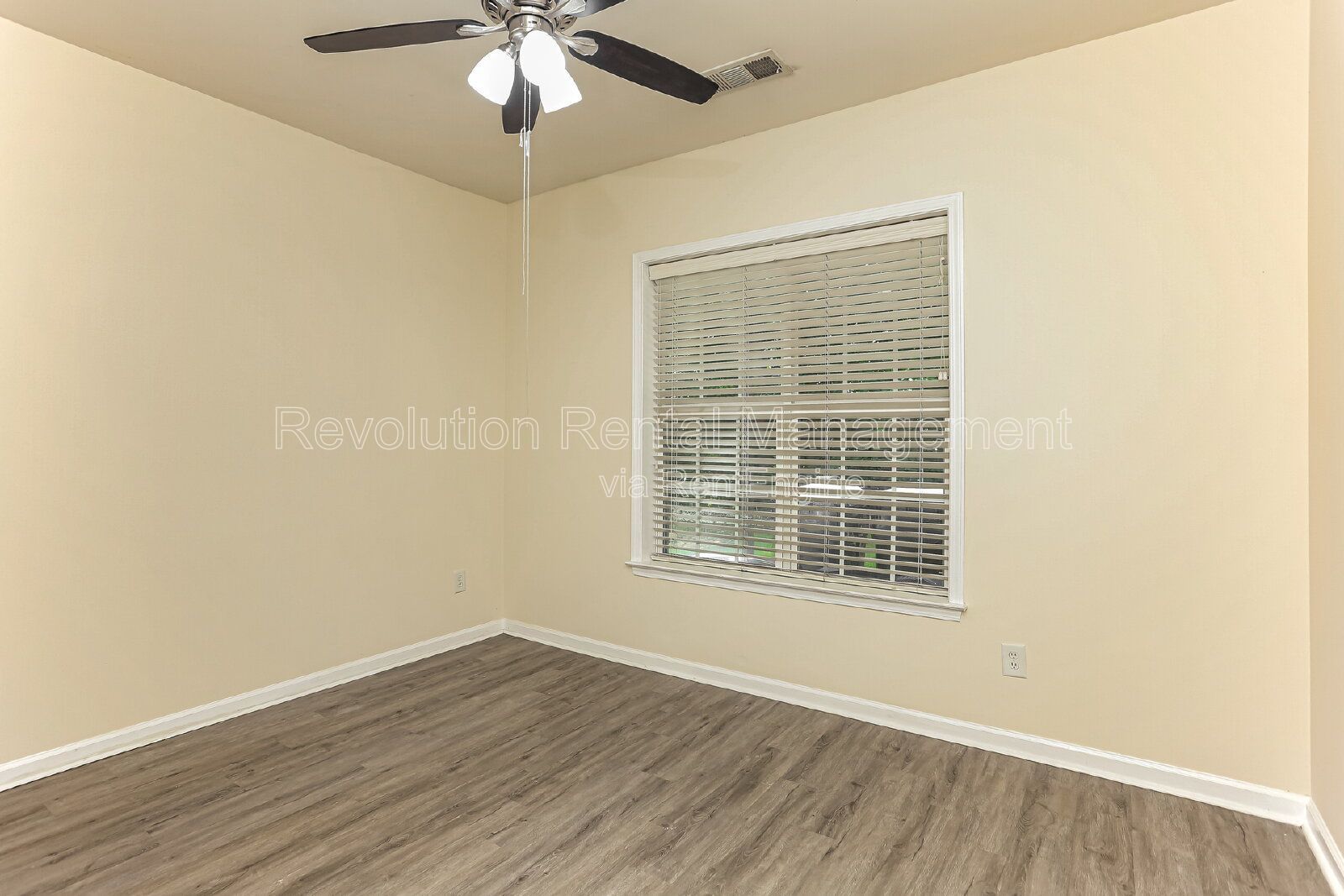 3-Bed, 3-Floor Townhouse with Hardwood Floors & Garage in Alpharetta's Whittington Community property image