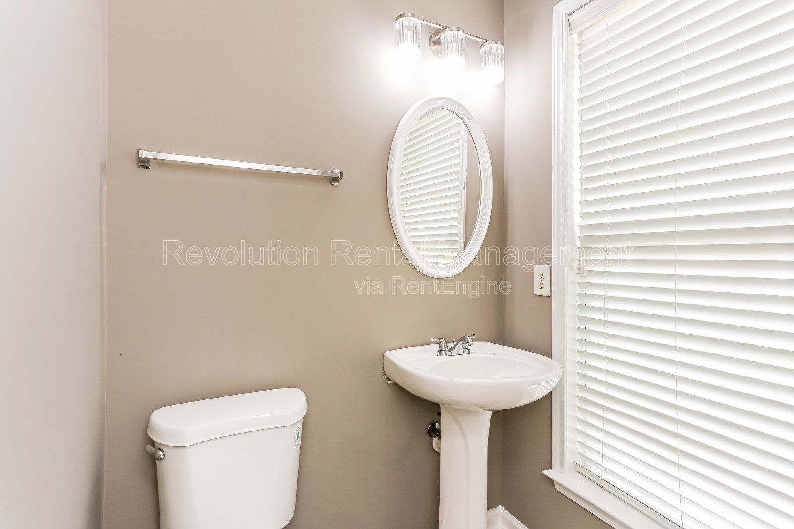 3-Bed, 3-Floor Townhouse with Hardwood Floors & Garage in Alpharetta's Whittington Community property image