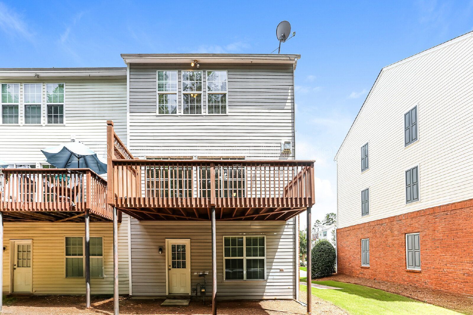 3-Bed, 3-Floor Townhouse with Hardwood Floors & Garage in Alpharetta's Whittington Community property image