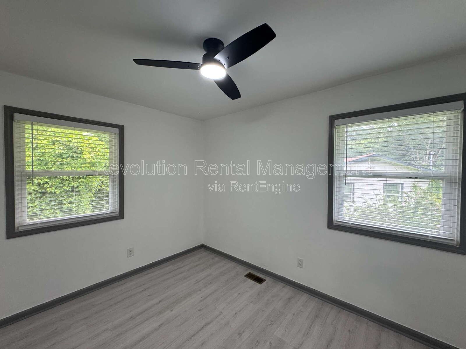 3-Bed, 2-Bath Ranch Home with Hardwood Floors & Deck in Atlanta, GA 30331 property image