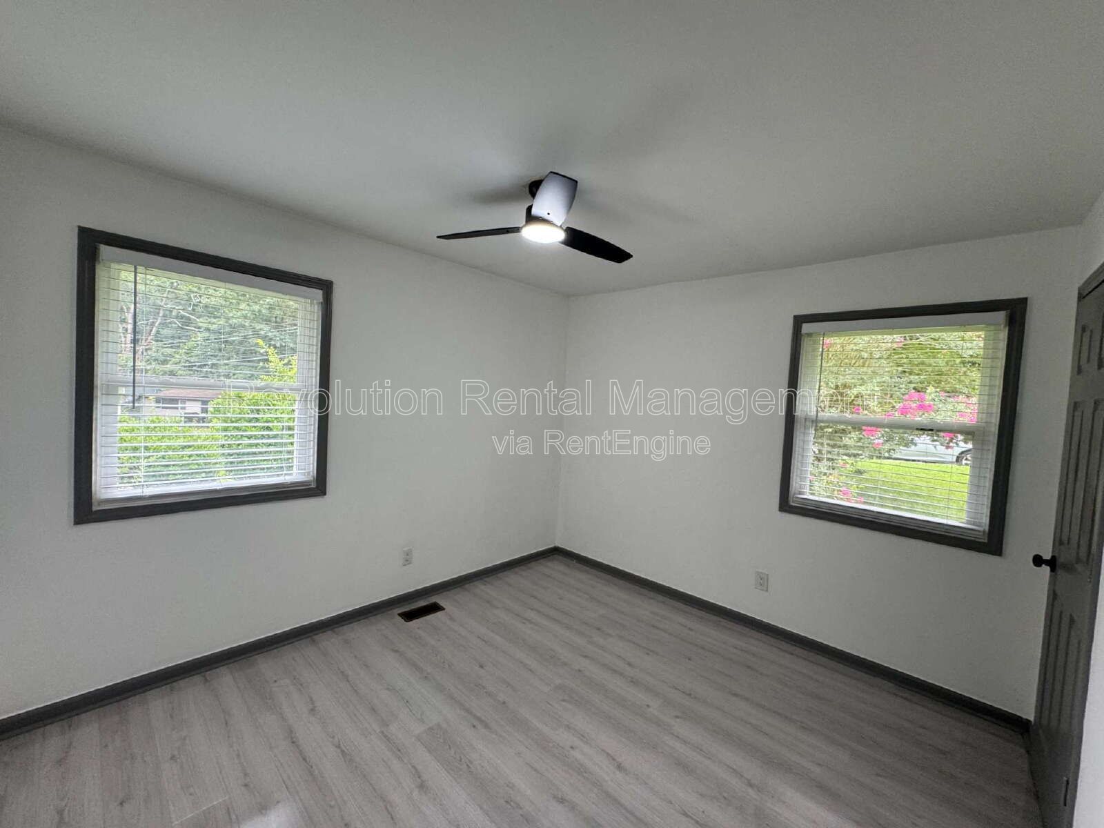 3-Bed, 2-Bath Ranch Home with Hardwood Floors & Deck in Atlanta, GA 30331 property image