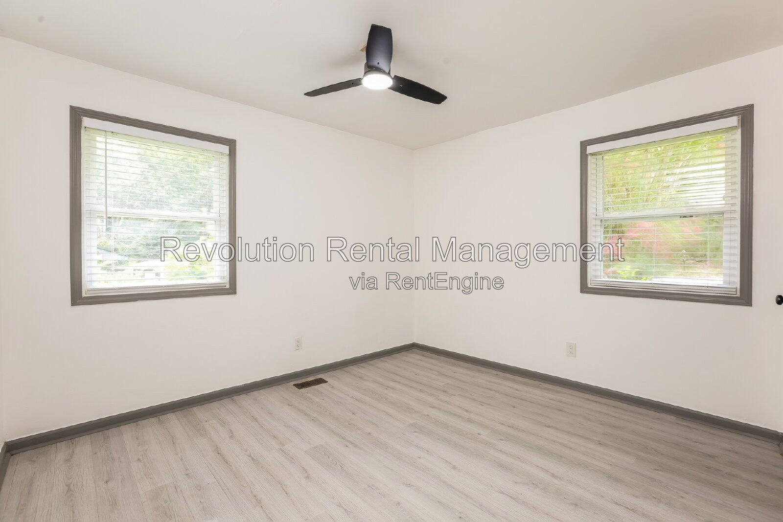 3-Bed, 2-Bath Ranch Home with Hardwood Floors & Deck in Atlanta, GA 30331 property image