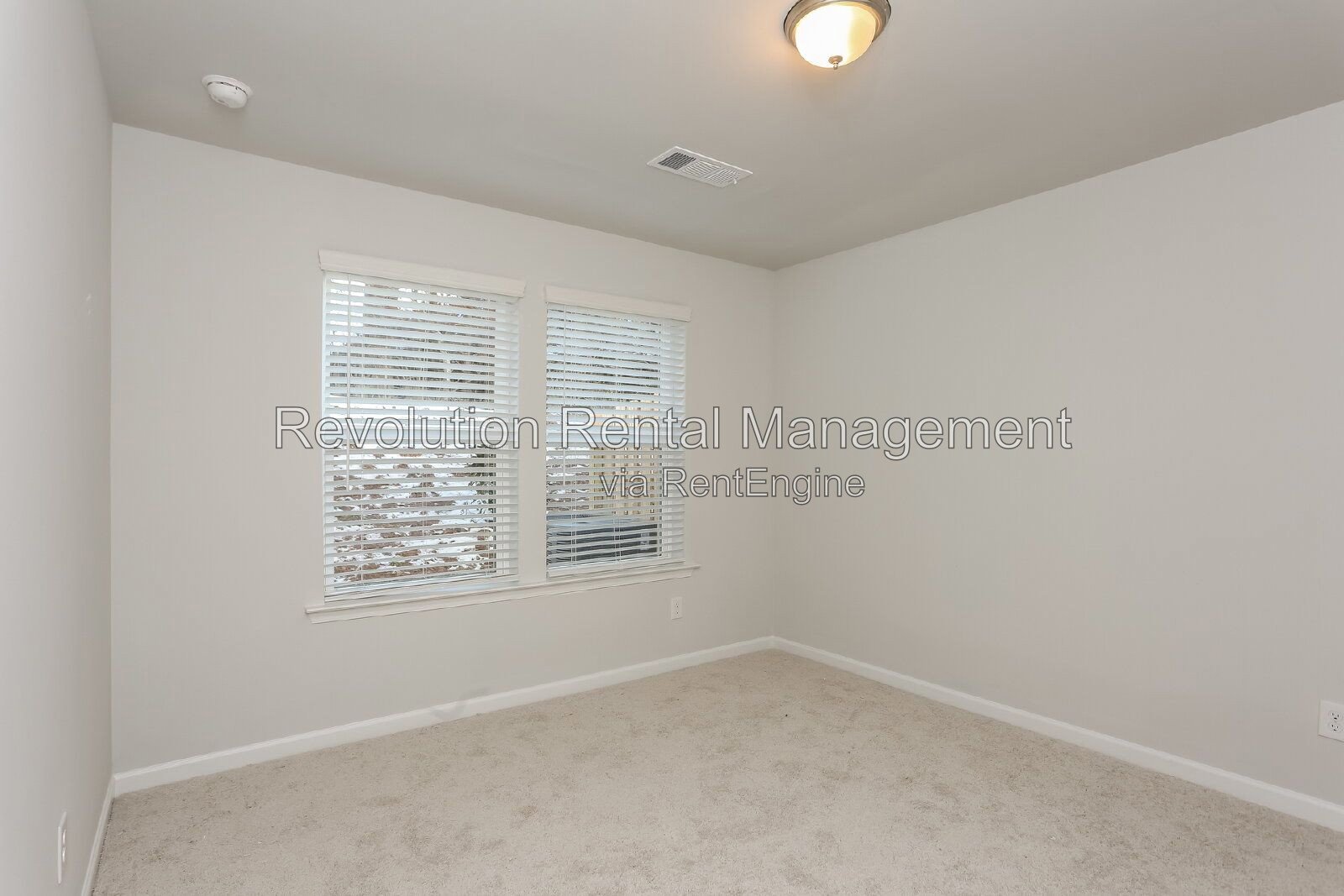 2023-Built Townhouse in Monticello | Garage, Hardwood Floors & Patio | Minutes to I-75 & I-285 property image