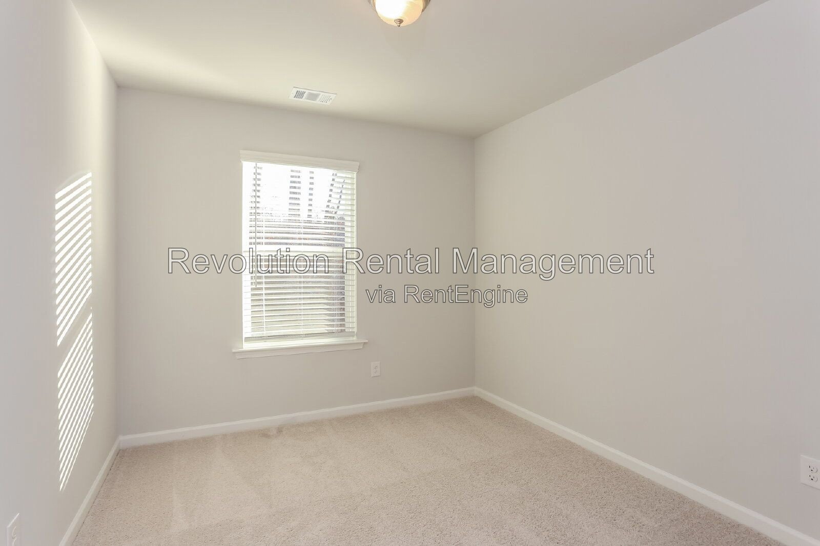 2023-Built Townhouse in Monticello | Garage, Hardwood Floors & Patio | Minutes to I-75 & I-285 property image