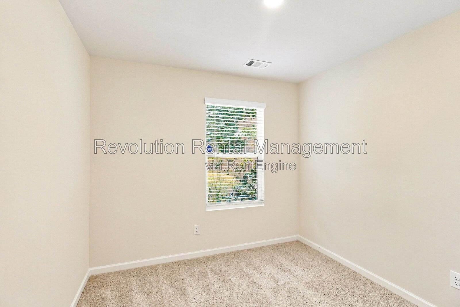 2020-Built Townhouse in Newnan | Garage, Fireplace & Lawn Care Included property image