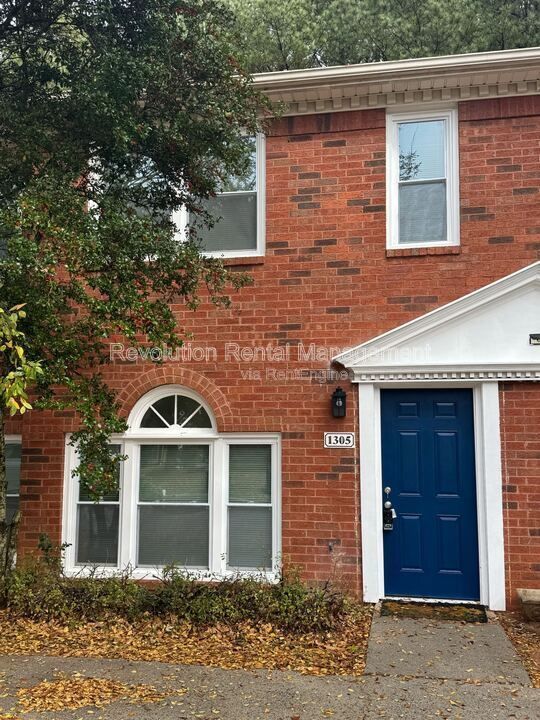 Charming 2 bdrm 3 bath in Norcross! property image