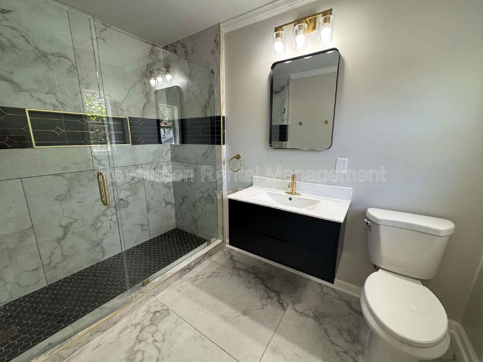 Updated 3-Bedroom Home with Finished Basement in East Point property image