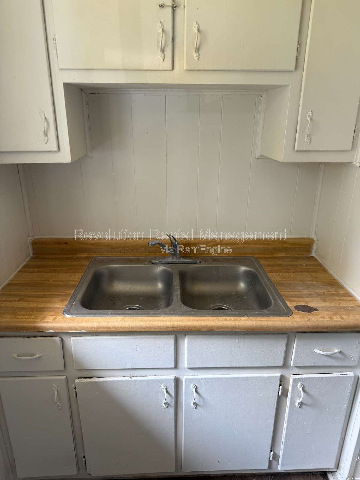 Newly remodeled 2 bed 1 bath duplex unit property image