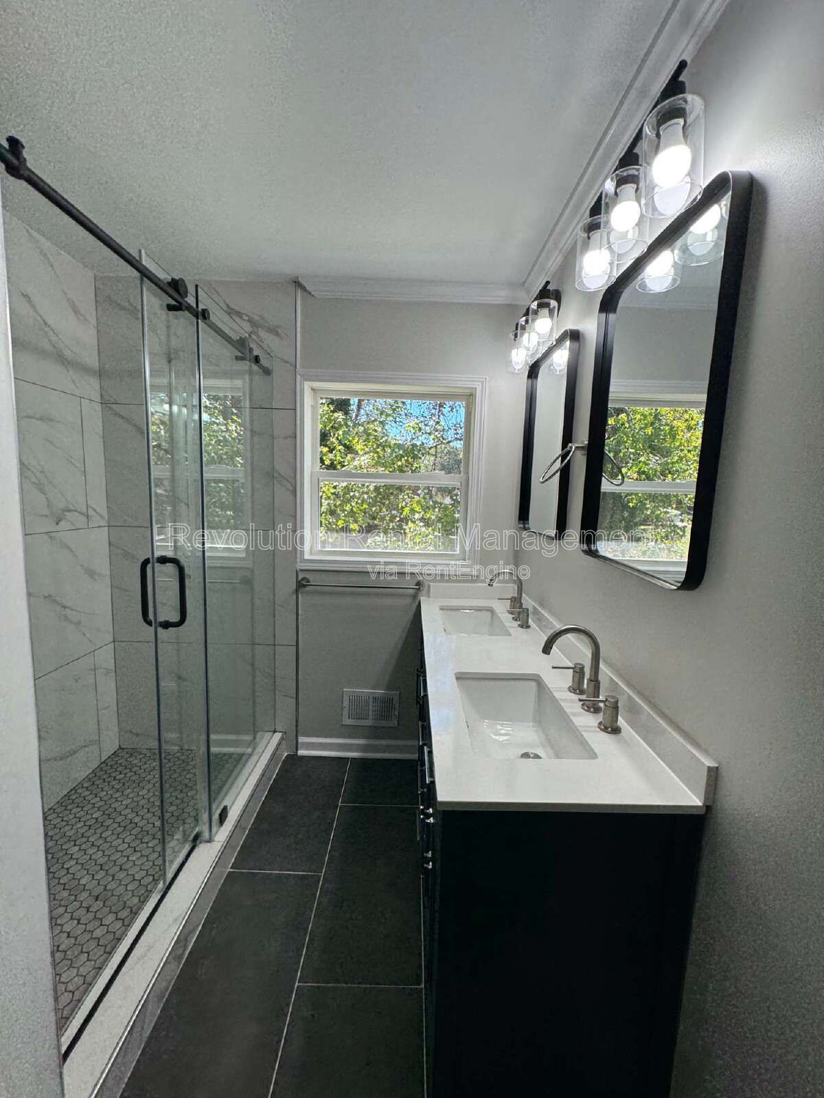 Updated 3-Bedroom Home with Finished Basement in East Point property image