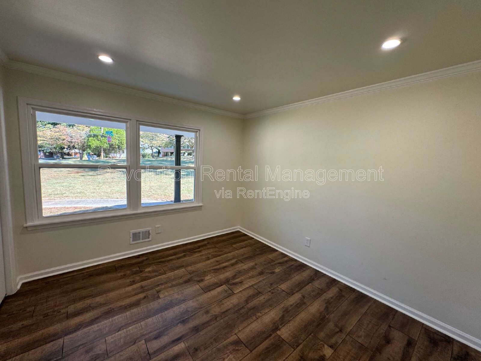 Updated 3-Bedroom Home with Finished Basement in East Point property image