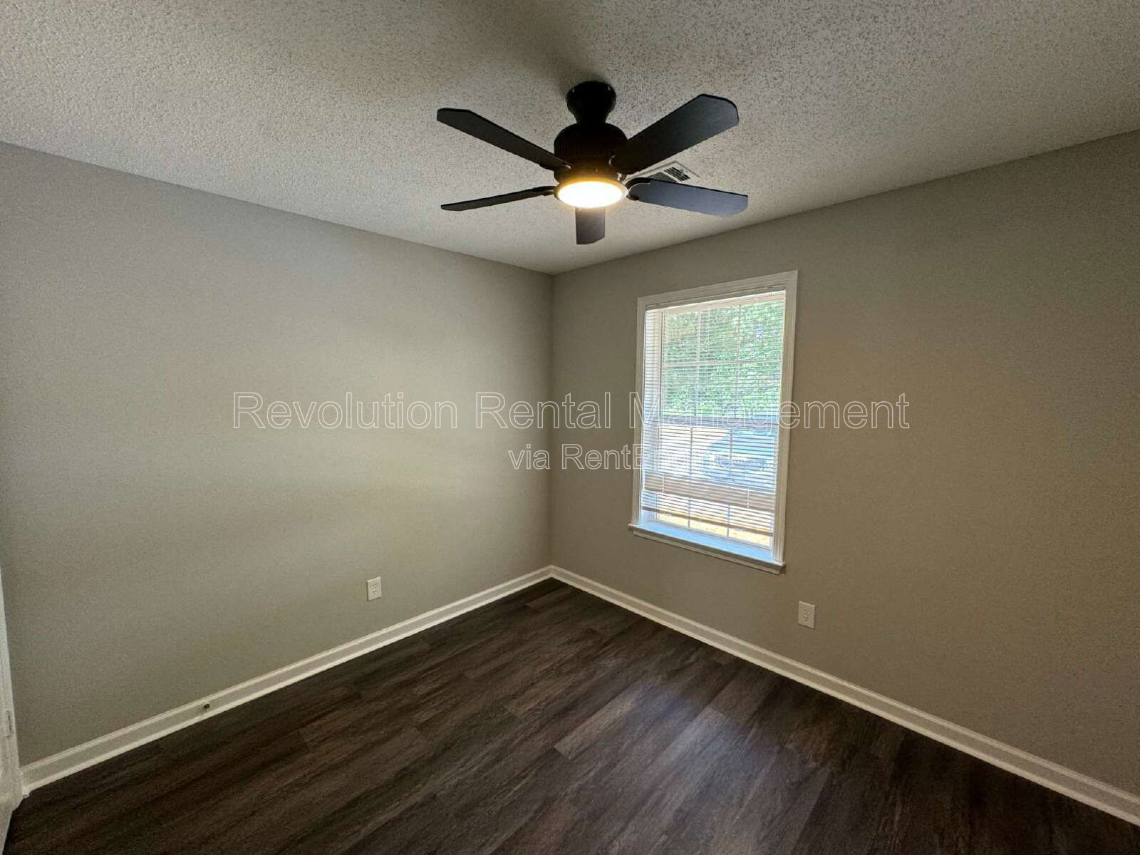 2BR/1BA brick apartment property image
